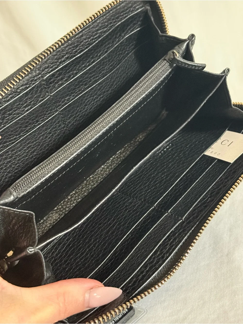 Gucci Soho Zip Around Wallet Black Leather GG Logo Tassel - Picture 11 of 16